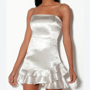 Such a cute dress! So flattering and pretty in person!